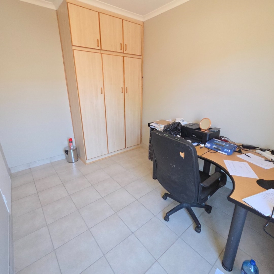 2 Bedroom Property for Sale in Kiepersol Free State